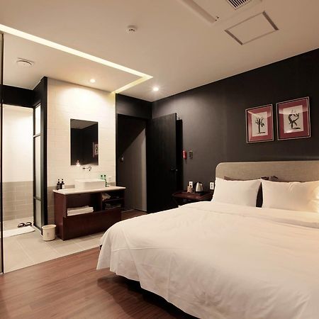 Brown-Dot Hotel Gupo Пусан Екстериор снимка