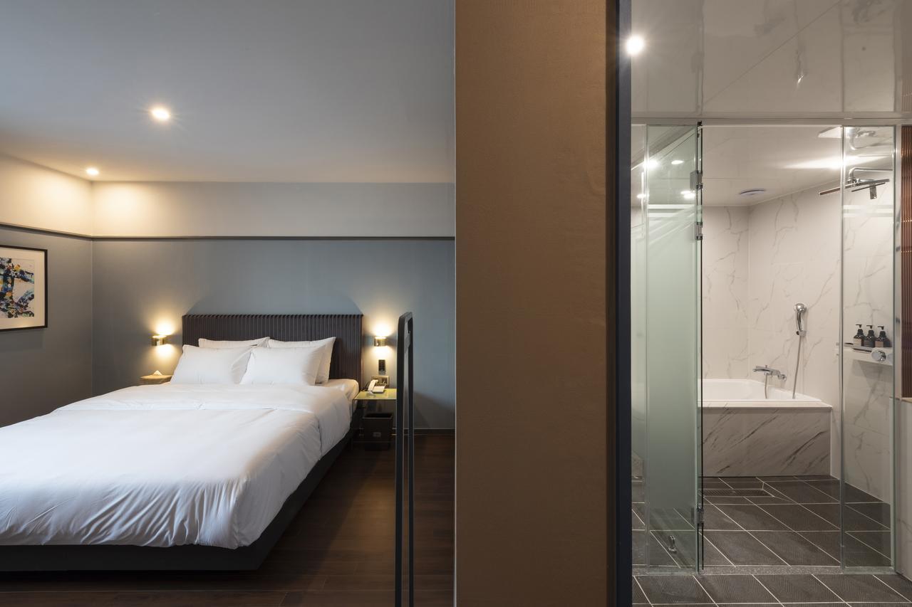 Brown-Dot Hotel Gupo Пусан Екстериор снимка