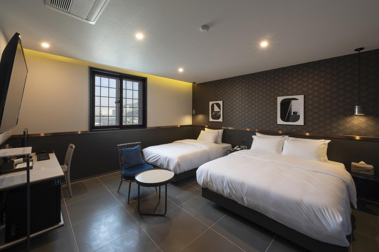 Brown-Dot Hotel Gupo Пусан Екстериор снимка
