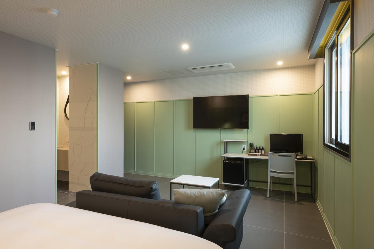 Brown-Dot Hotel Gupo Пусан Екстериор снимка